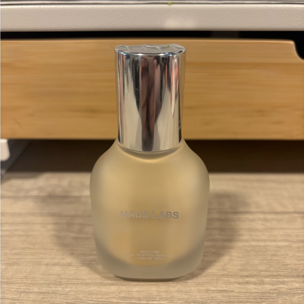 Haus Labs Triclone Foundation